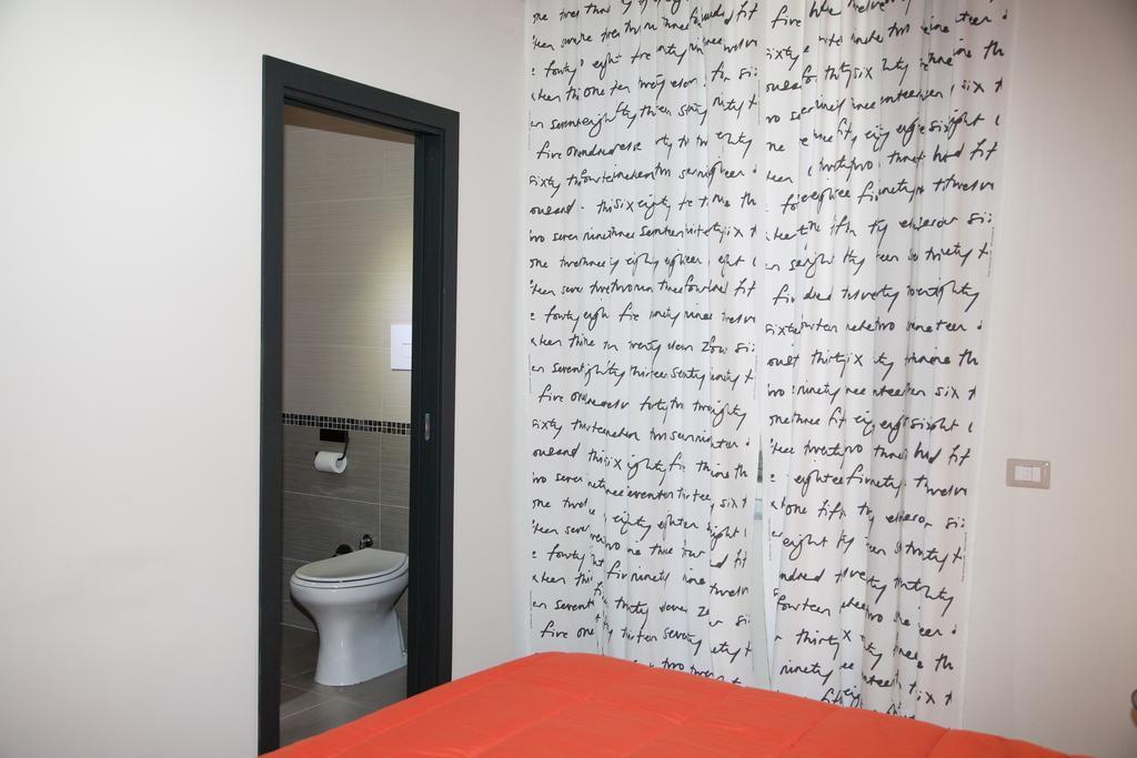 Domus Armenio Bed & Breakfast Naples Bilik gambar